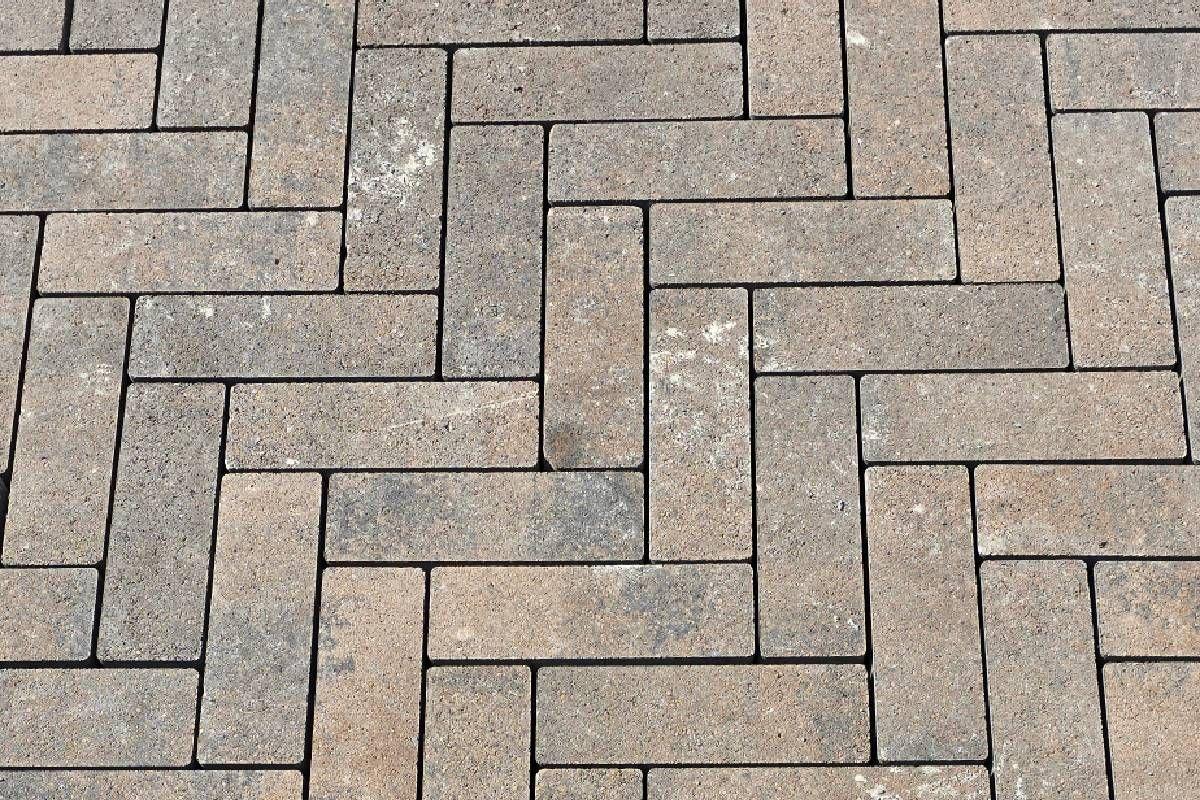 Hier ist der verlegte Ellenbogenverband zu sehen.