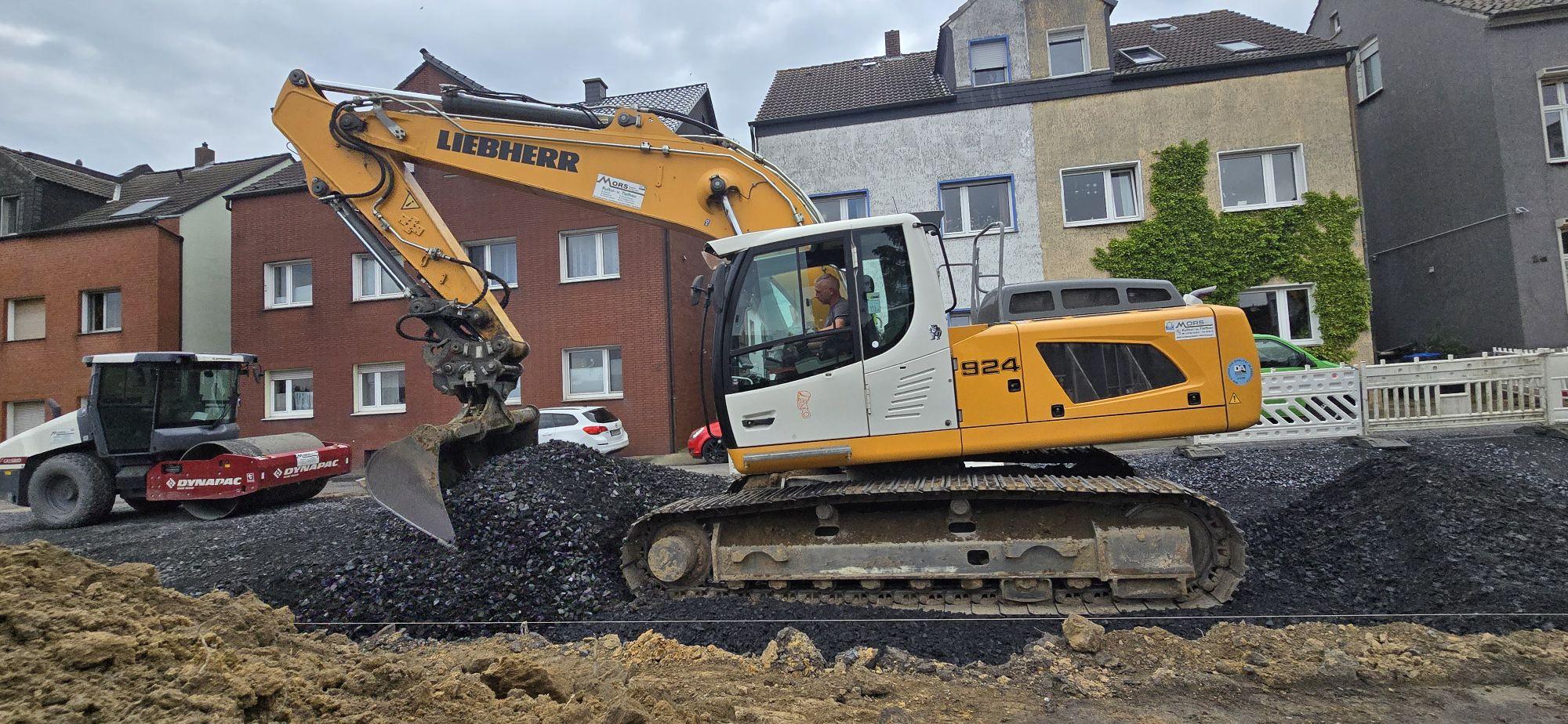 Liebherr-Bagger 924 im Einsatz.