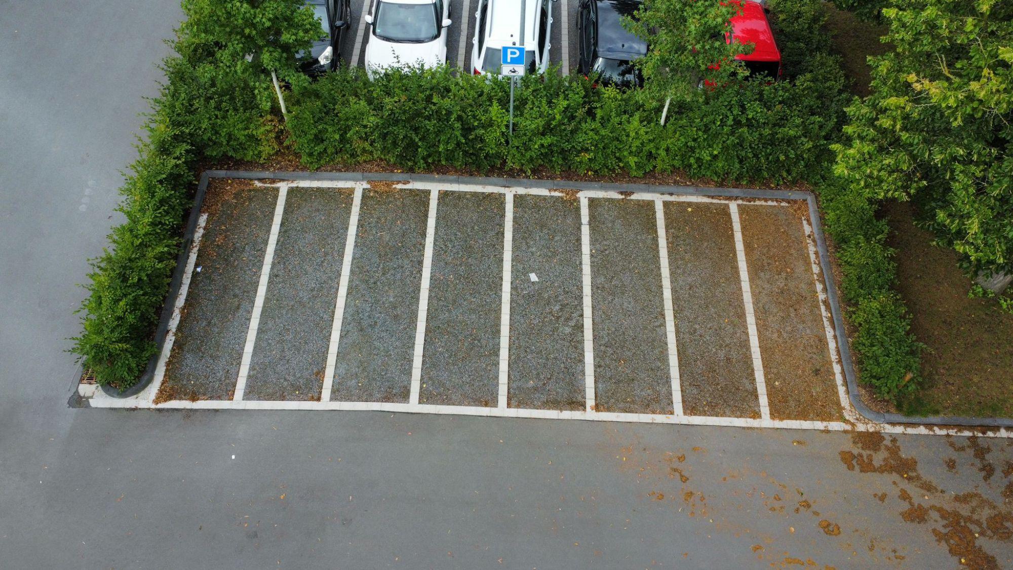 Dieses Bild zeigt einen der Parkplatzabschnitte nach Fertigstellung.