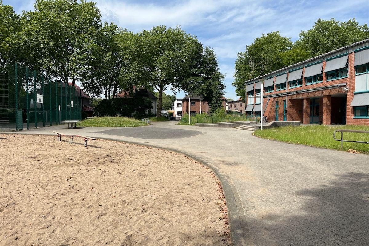 So sah die das Gelände der Erich-Kästner-Schule in Herne vor den Bauarbeiten aus.